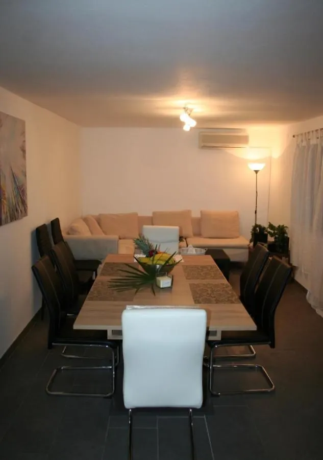 Holiday House Casia Jasenice  Holiday home